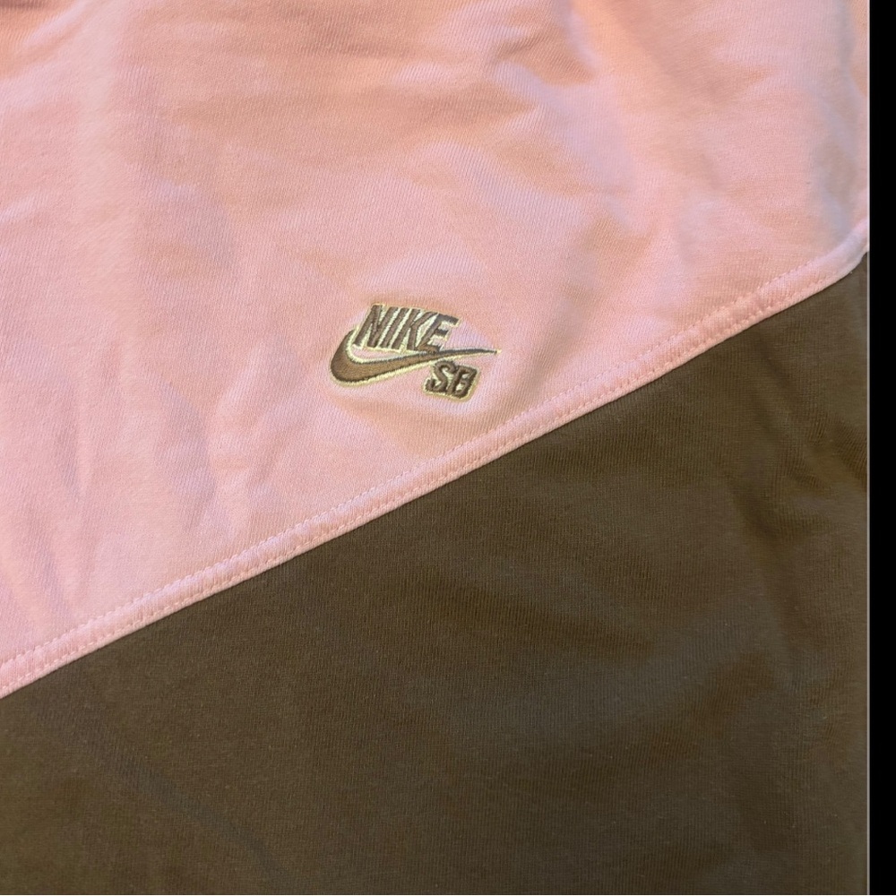 Nike × Stussy
NIKE SB x STUSSY CHERRY NEAPOLITAN COLLAB - Picture 7 of 8